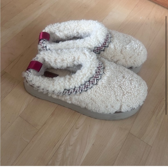 UGG Tasman Sherpa Slippers Size 8 - Picture 2 of 3